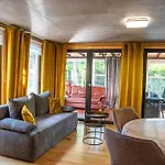 Small Vegas- Jacuzzi And Garten For Exclusive Use בית נופש