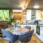בית נופש Small Vegas- Jacuzzi And Garten For Exclusive Use
