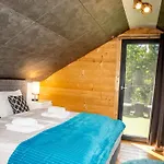 Small Vegas- Jacuzzi And Garten For Exclusive Use בית נופש