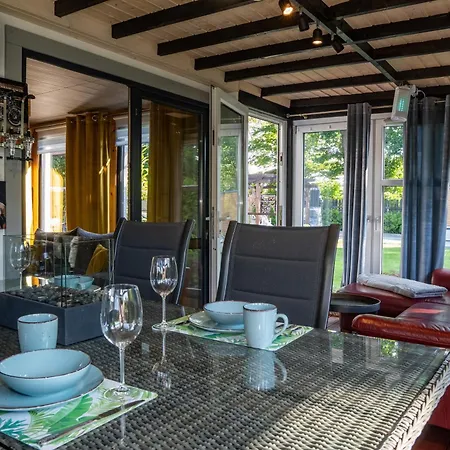 Small Vegas- Jacuzzi And Garten For Exclusive Use Σπίτι διακοπών *