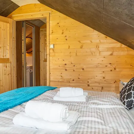 Small Vegas- Jacuzzi And Garten For Exclusive Use Ferienhaus